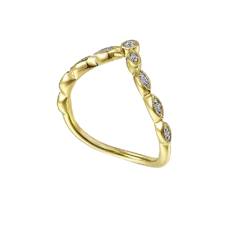 Floral - Patterned Women's Rings in 18K Yellow Gold for a Feminine LookThe JISELE Ring