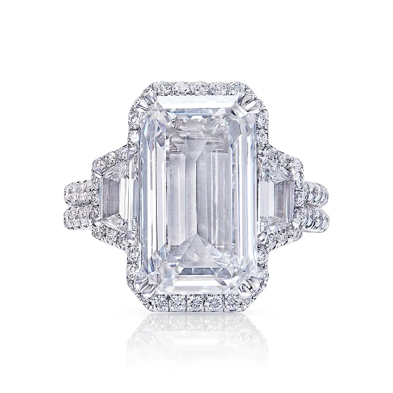 Tennis - Style Women's Diamond Rings with a Continuous Row of Diamonds for a Classic and Versatile LookNorah 9 Carat Emerald Cut E VVS1 Diamond Engagement Ring in Platinum. GIA