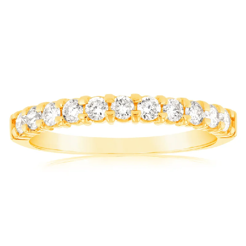 Vintage - Style Filigree Wedding Bands in 14K Gold for a Romantic and Antique - Inspired Aesthetic18ct Yellow Gold Ring With 3/8 Carats Of Diamonds