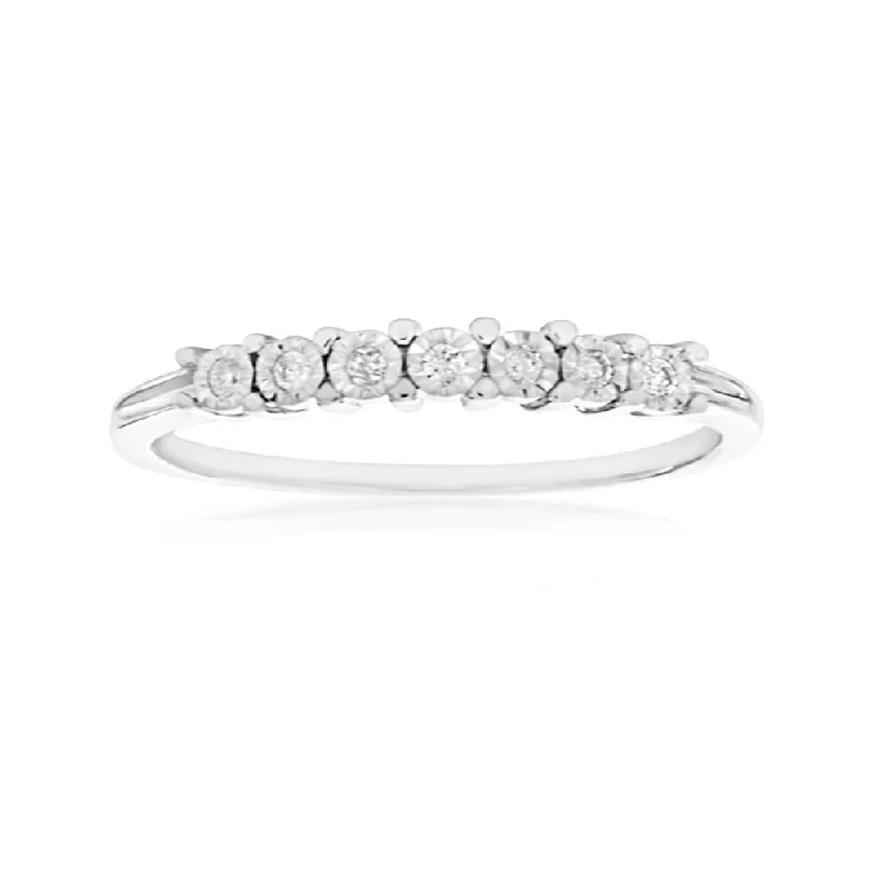 Pearl - and - Diamond - Studded Wedding Bands in White Gold for a Feminine and Elegant Touch9ct White Gold Diamond Ring Set With 7 Brilliant Cut Diamonds