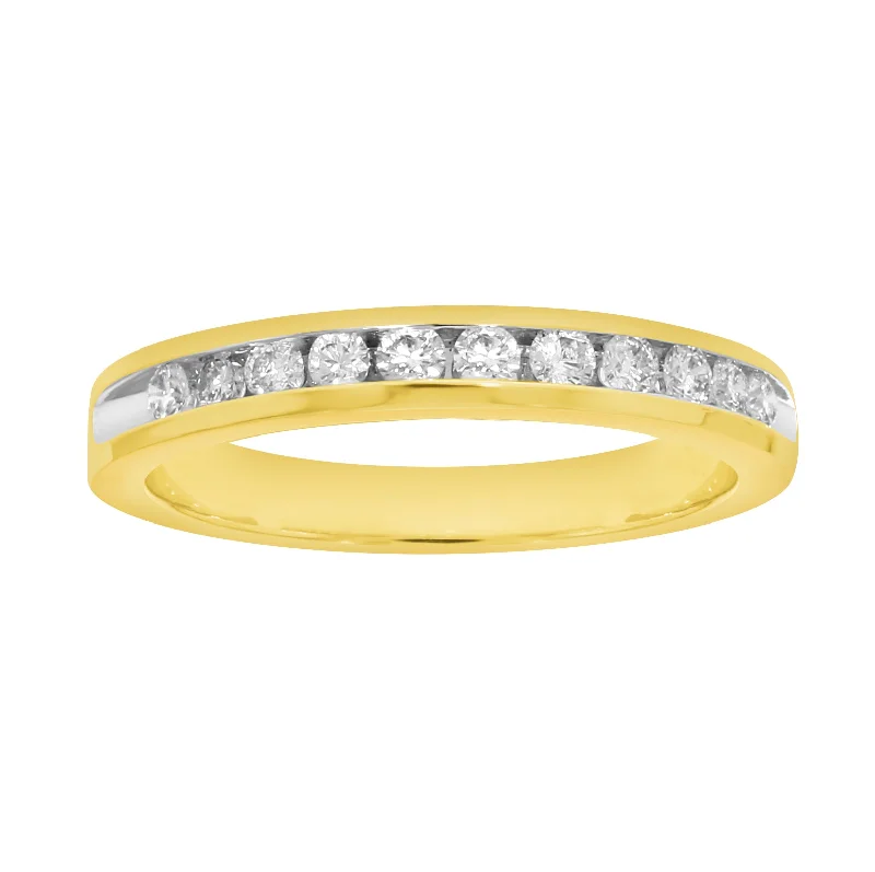 Rose Gold - Plated Engagement and Wedding Band Sets with a Halo of Cubic Zirconia for a Glamorous and Affordable Look9ct Yellow Gold Diamond Ring with 1/6 Carat of 11 Brilliant Diamonds