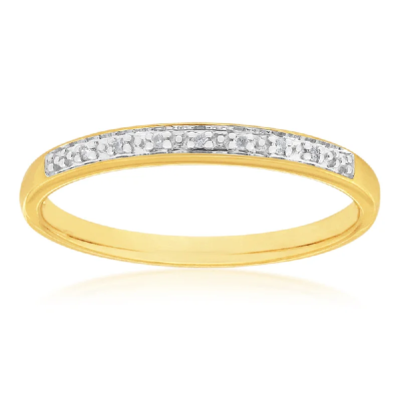 Platinum Celtic - Inspired Wedding Bands with Intricate Knotwork Patterns for a Symbolic and Stylish Choice9ct Yellow Gold Diamond Ring with 7 Brilliant Cut Diamonds