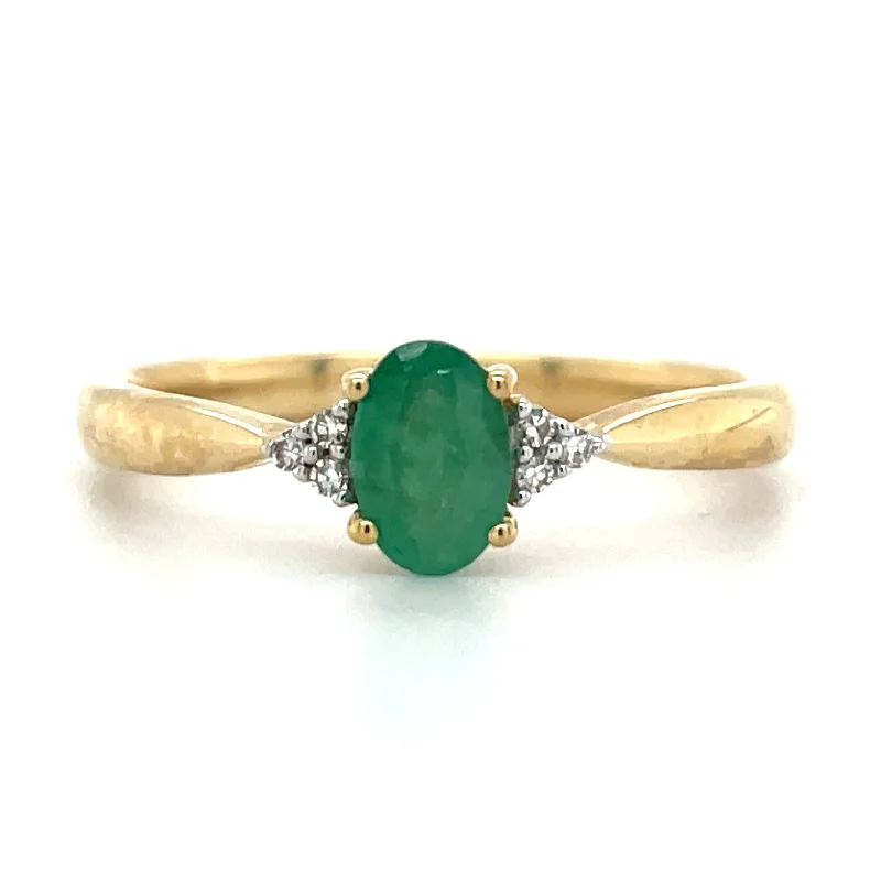 Emerald Gemstone Rings Set in Platinum with Filigree Work for a Vintage - Inspired Look9ct Yellow Gold Earth Grown Oval Emerald Ring with Side Diamonds