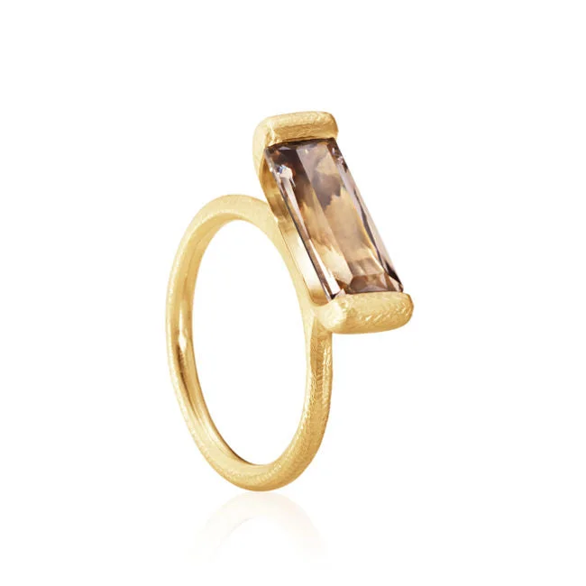 Opal Gemstone Rings in Rose Gold with a Milgrain Edge for a Feminine and Romantic StyleFuture 18K Gold Ring w. Quartz