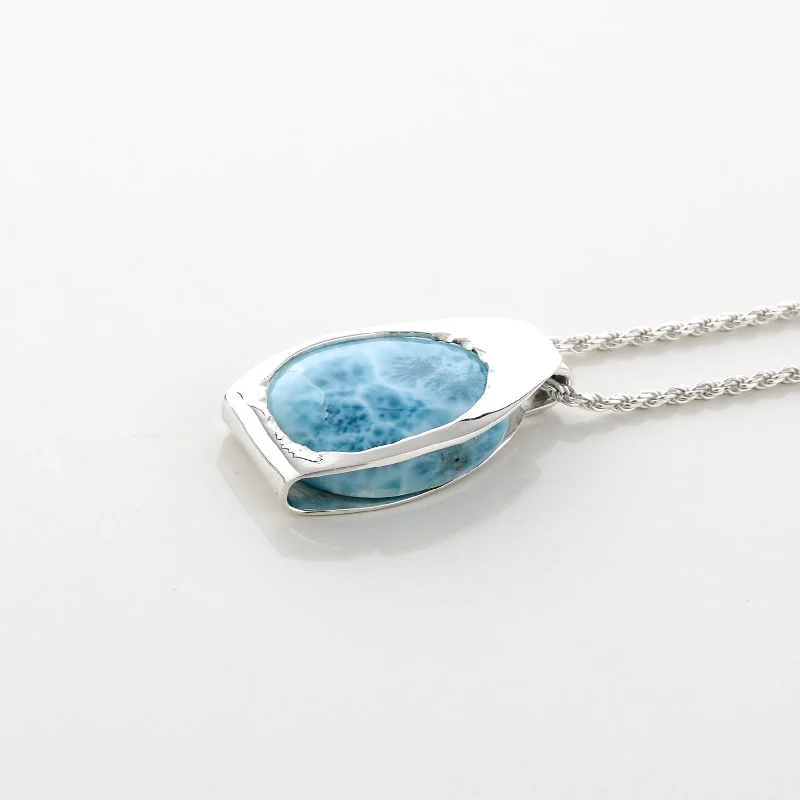 Retro - Inspired Art Deco - Patterned Pendant in Silver for Vintage LoversLarimar Pendant Paulie