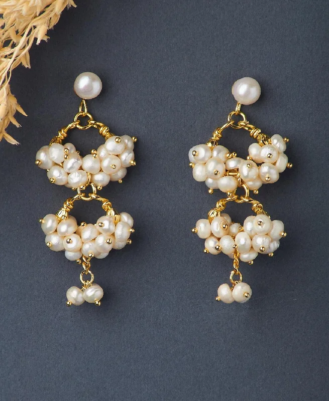 Glow - in - the - Dark Star Stud Earrings for a Mysterious and Night - Time - Friendly AccessoryBeautiful Banjara Pearl Earring