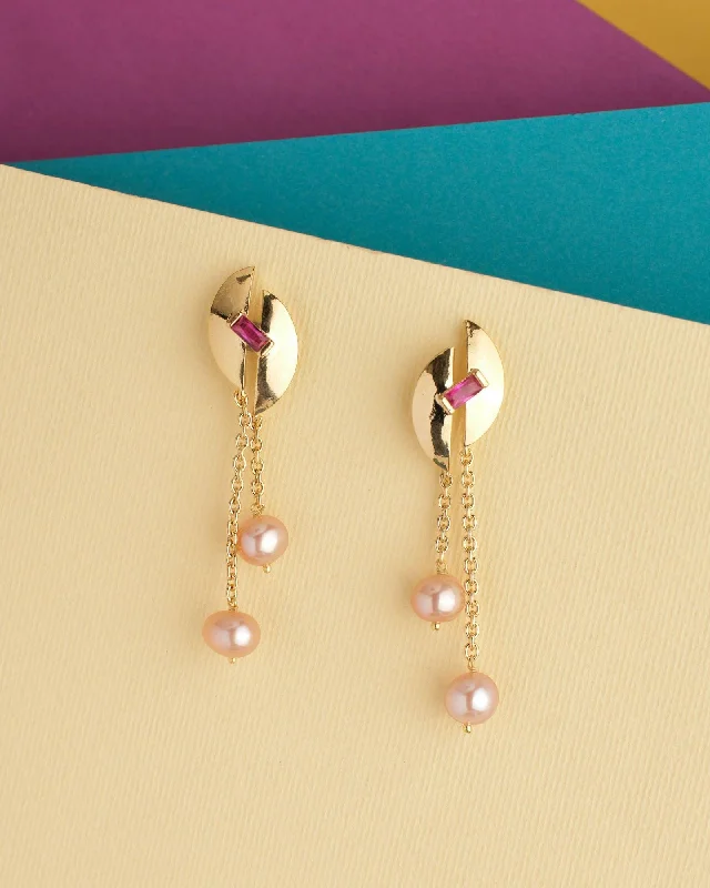 Pearl - Set Minimalist Stud Earrings in White for a Classic and Elegant AppearanceDazzling Hang Earring