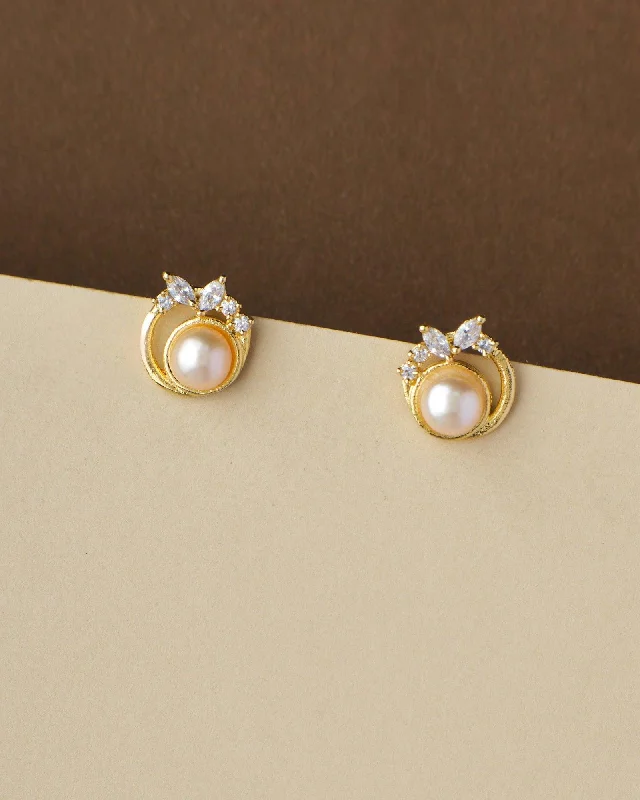 Rose Gold - Tone Geometric - Patterned Stud Earrings for a Modern and Trendy LookClassic Pearl Stud Earring